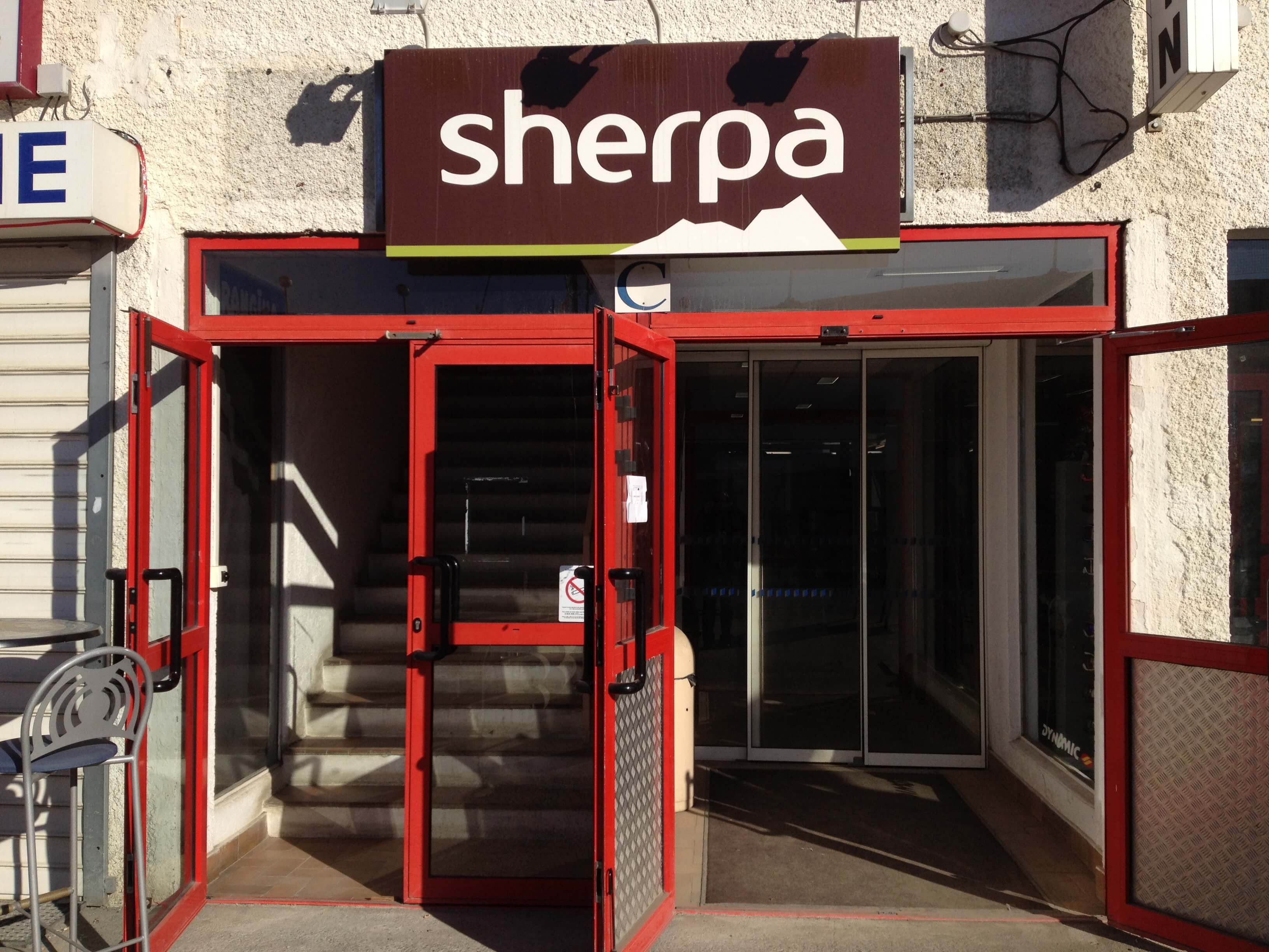 Le Pla d'Adet - armazan supermarket