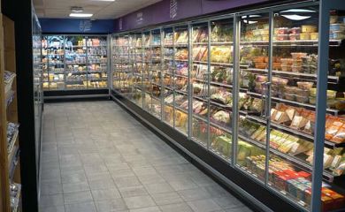 Intérieur supermarché sherpa Tignes - le lac rayons frais