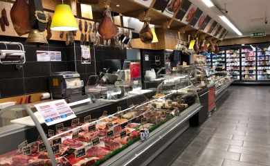 Intérieur supermarché sherpa Avoriaz - snow boucherie