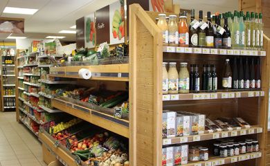 Intérieur supermarché sherpa Chamrousse 1700 rayons