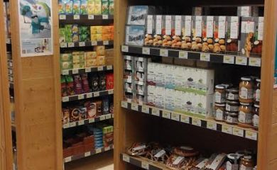 Intérieur supermarché sherpa Pralognan vrac