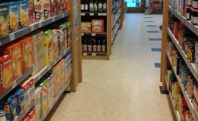 Intérieur supermarché sherpa Pralognan rayon petit déjeuner