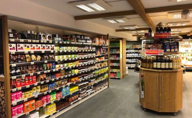 Intérieur supermarché sherpa Superdévoluy rayon petit déjeuner