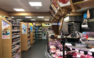 Intérieur supermarché sherpa Tignes - lavachet fromagerie et charcuterie