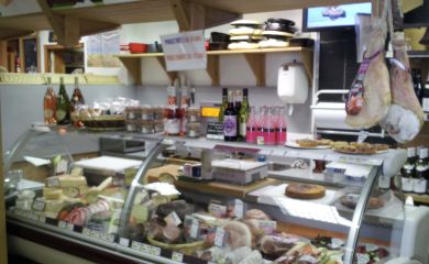 Sherpa supermarket Tignes les Brévières cheese and butcher