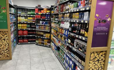 Intérieur supermarché sherpa Vars - centre fromagerie