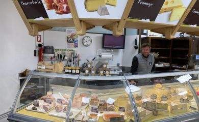 Intérieur supermarché sherpa Vars - centre rayon boissons