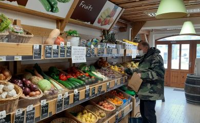 Intérieur supermaché sherpa Mijoux rayon fruit et legume