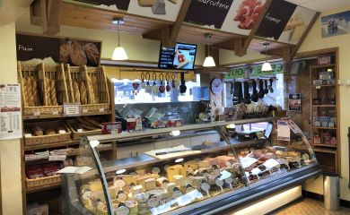 Intérieur supermarché sherpa Crest Voland rayon coupes