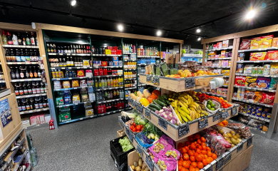 Intérieur supermarché sherpa Notre Dame de Bellecombe Rayon fruits et légumes