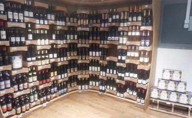 Intérieur supermarché sherpa Prémanon cave à vins
