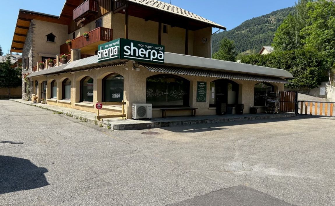 Supermarché Sherpa épicerie fine à Serre Chevalier 1380
