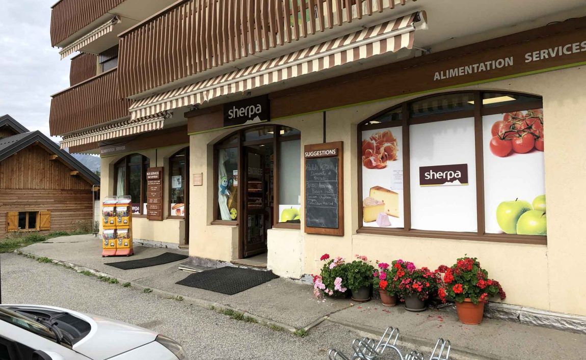Sherpa supermarket Albiez entrance