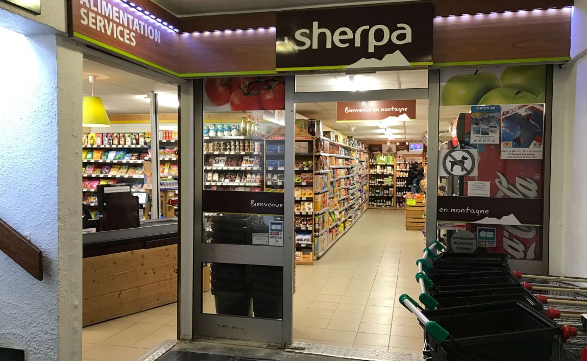 Extérieur supermarché sherpa Corbier (le) - galaxie entrée