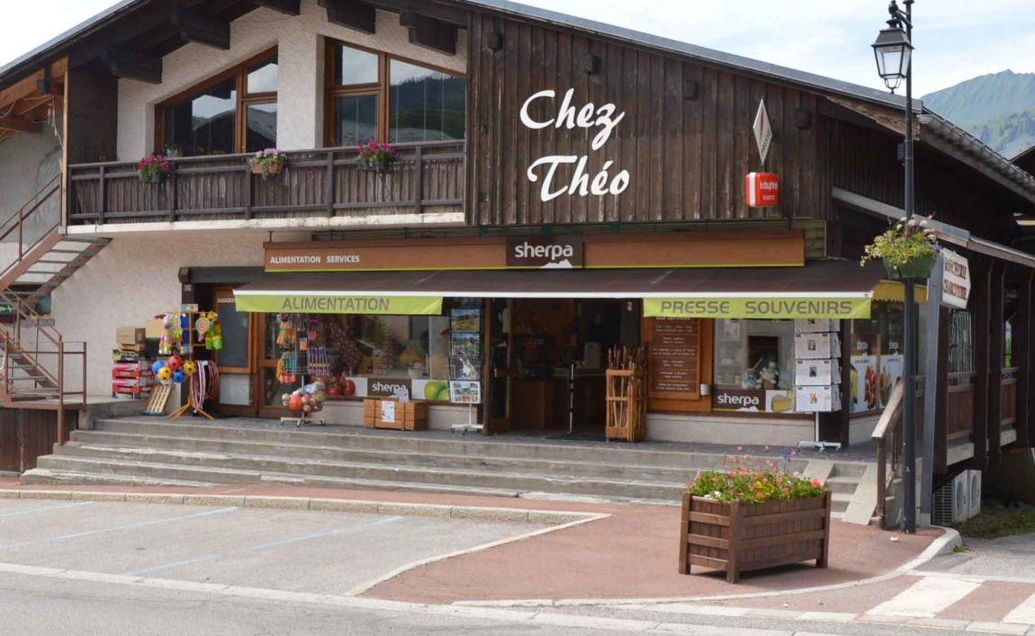 Sherpa supermarket Crest Voland entrance