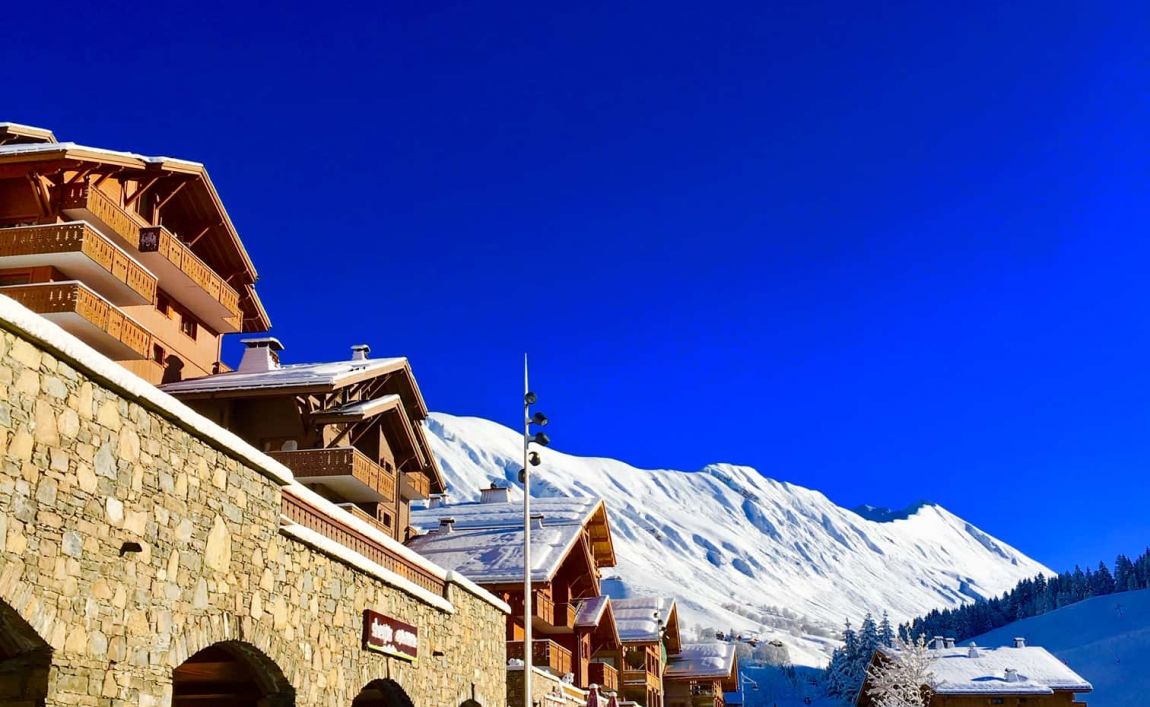 Extérieur sherpa supermarché Grand Bornand (Le) - Chinaillon entrée en hiver avec vue montagne