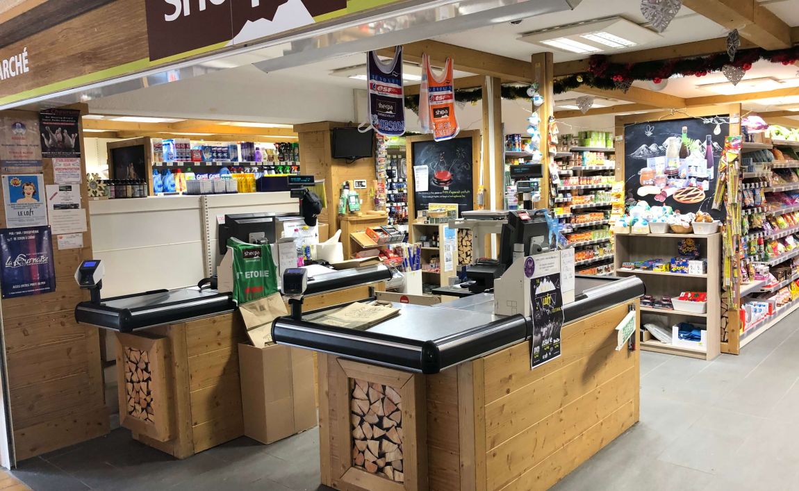 Extérieur supermarché sherpa Superdévoluy entrée