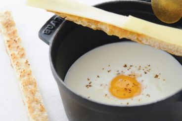 Recette de fondue de Beaufort, mouillettes et miel