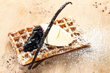 Recette de gaufres myrtilles et crème fouettée vanille